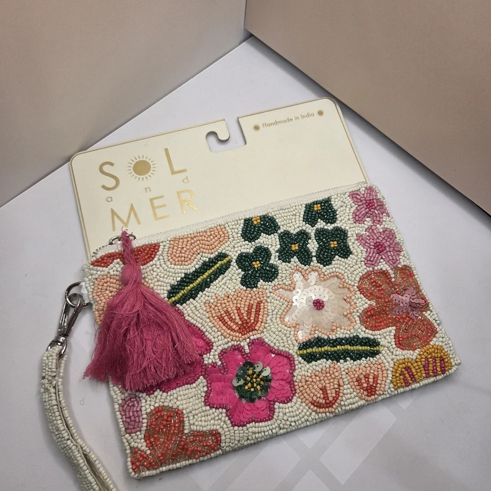 💕▪️Sol And Mer ▪️Pink Floral Beaded  Coin Purse Wristlet